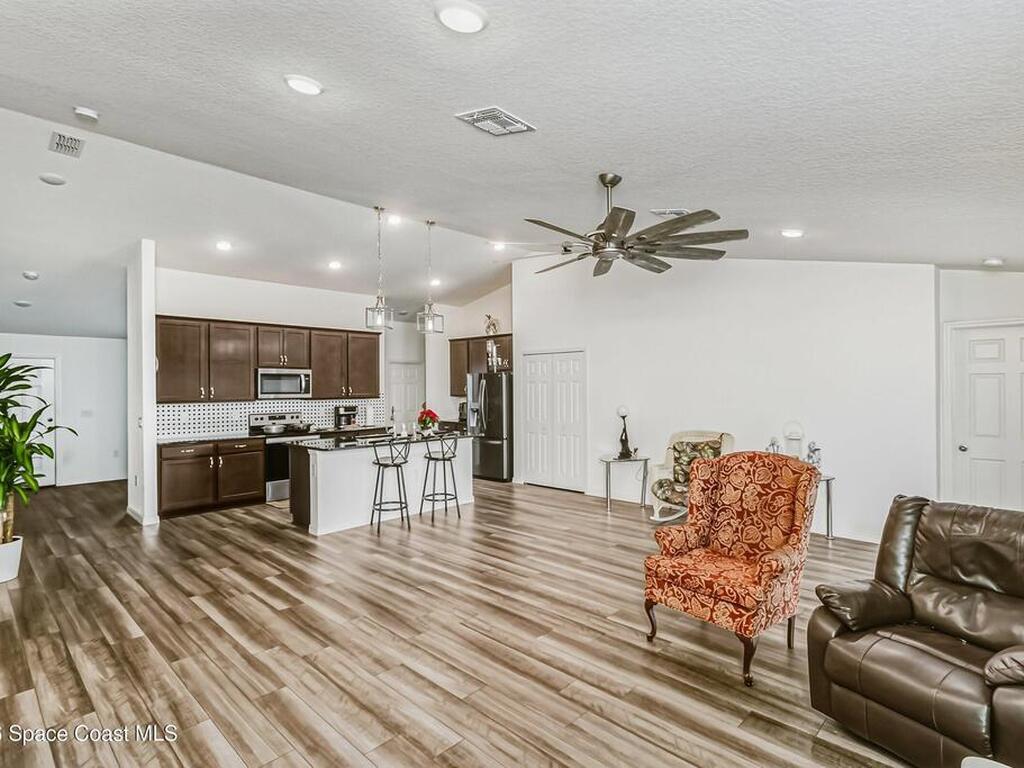 808 Grandeur Street, Palm Bay, FL 32909