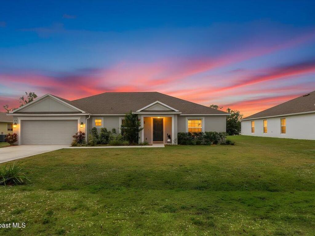 808 Grandeur Street, Palm Bay, FL 32909