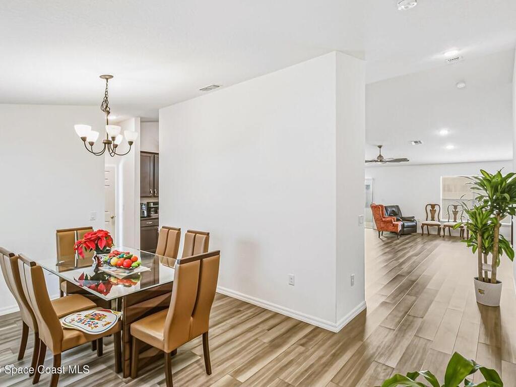 808 Grandeur Street, Palm Bay, FL 32909