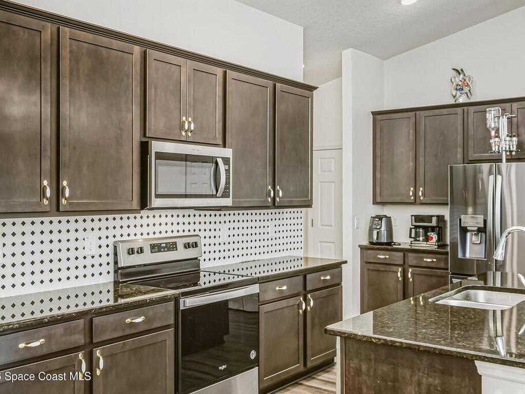 808 Grandeur Street, Palm Bay, FL 32909