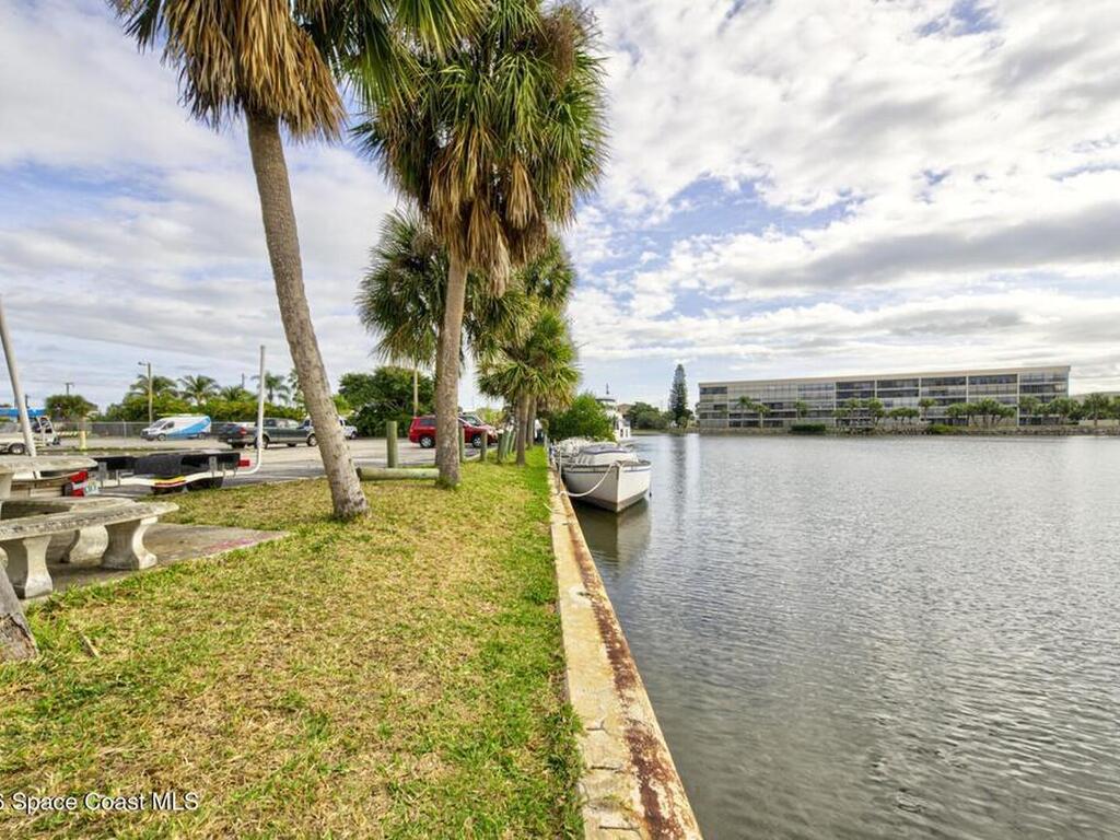 412 W Cocoa Beach Causeway, Cocoa Beach, FL 32931