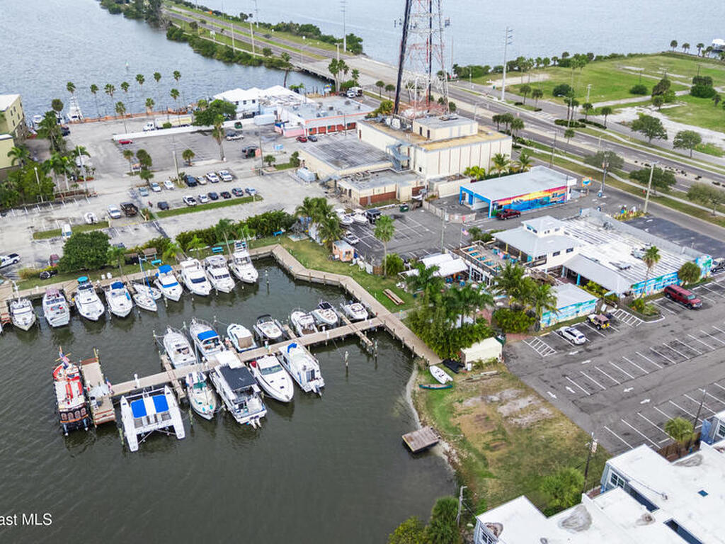 412 W Cocoa Beach Causeway, Cocoa Beach, FL 32931