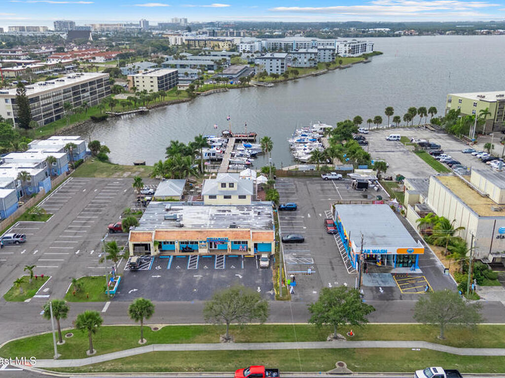 412 W Cocoa Beach Causeway, Cocoa Beach, FL 32931