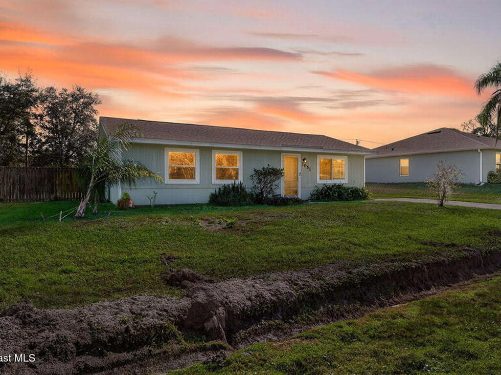 1051 Colonial Avenue, Palm Bay, FL 32909