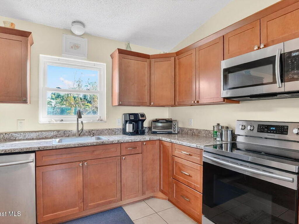 1051 Colonial Avenue, Palm Bay, FL 32909