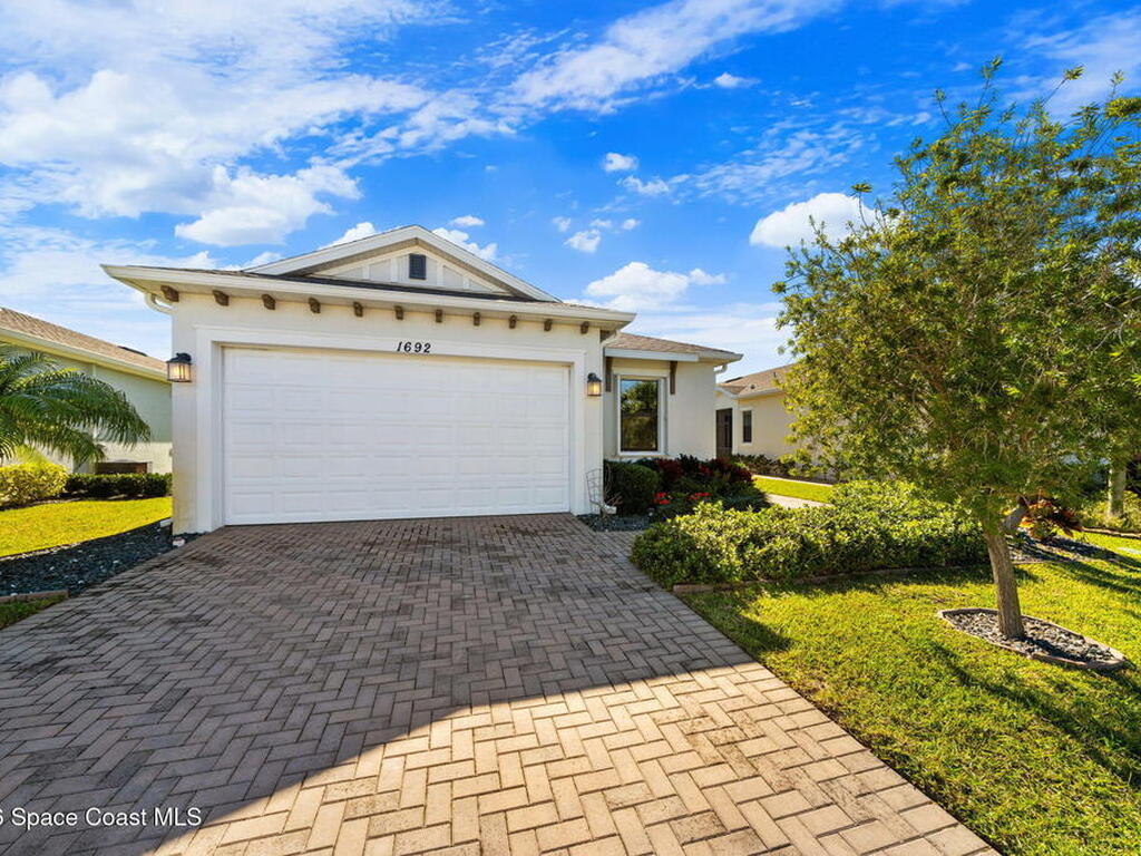 1692 Great Belt Circle, Melbourne, FL 32940