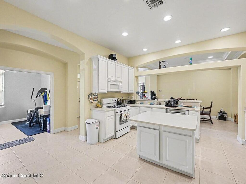 564 Casa Bella Drive, Cape Canaveral, FL 32920