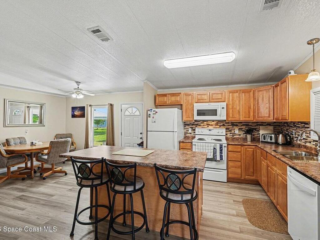 5009 Santa Anna Avenue, Titusville, FL 32780