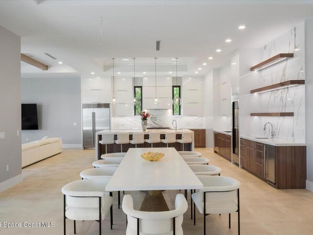 1806 Mooringline Drive, Vero Beach, FL 32963