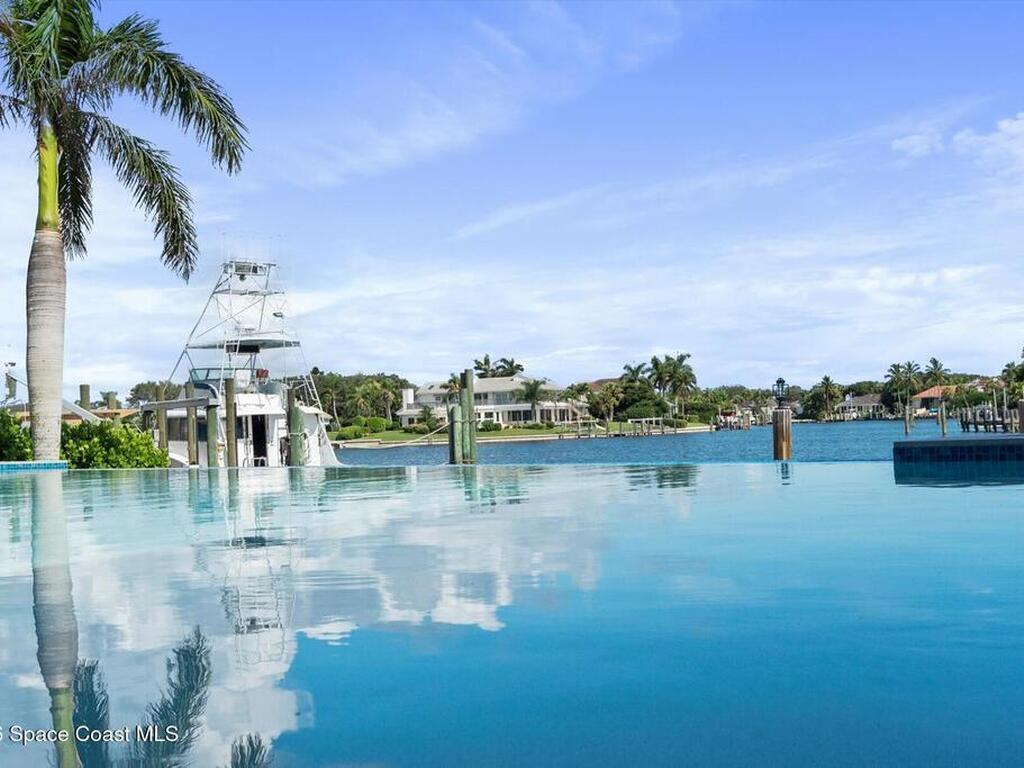 1806 Mooringline Drive, Vero Beach, FL 32963