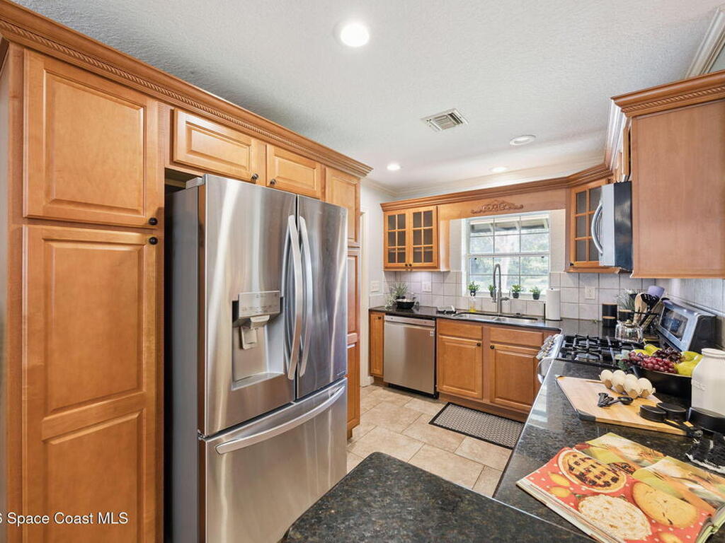 108 N Virginia Avenue, Sanford, FL 32771