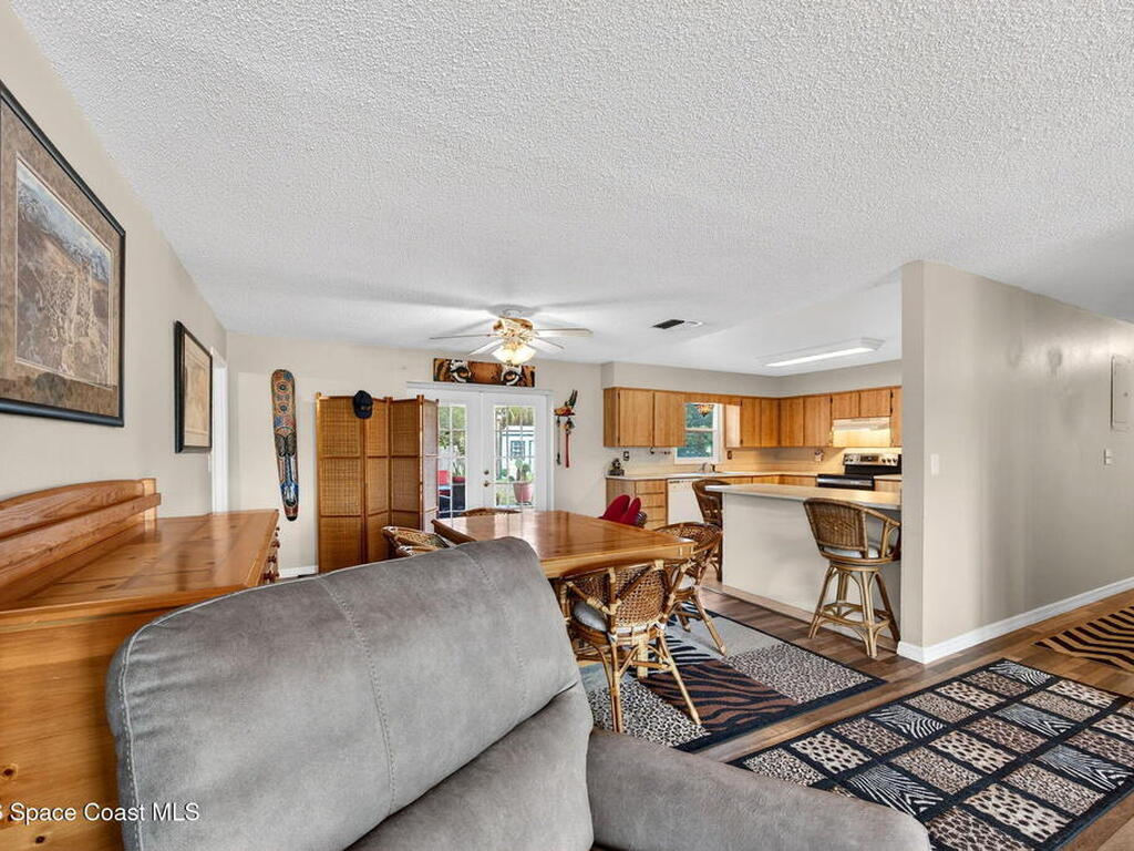 6033 Palm Street, Mims, FL 32754