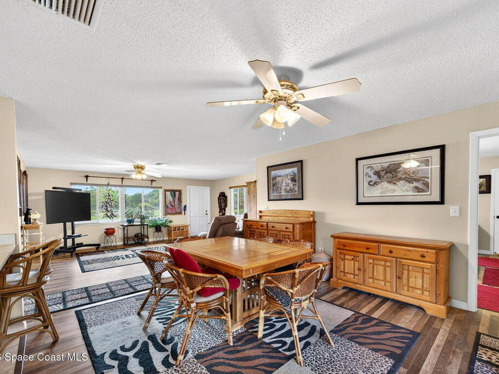 6033 Palm Street, Mims, FL 32754