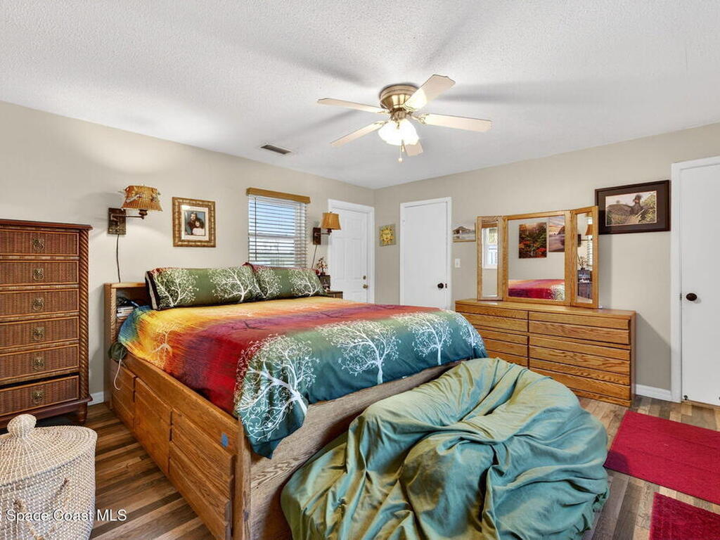 6033 Palm Street, Mims, FL 32754