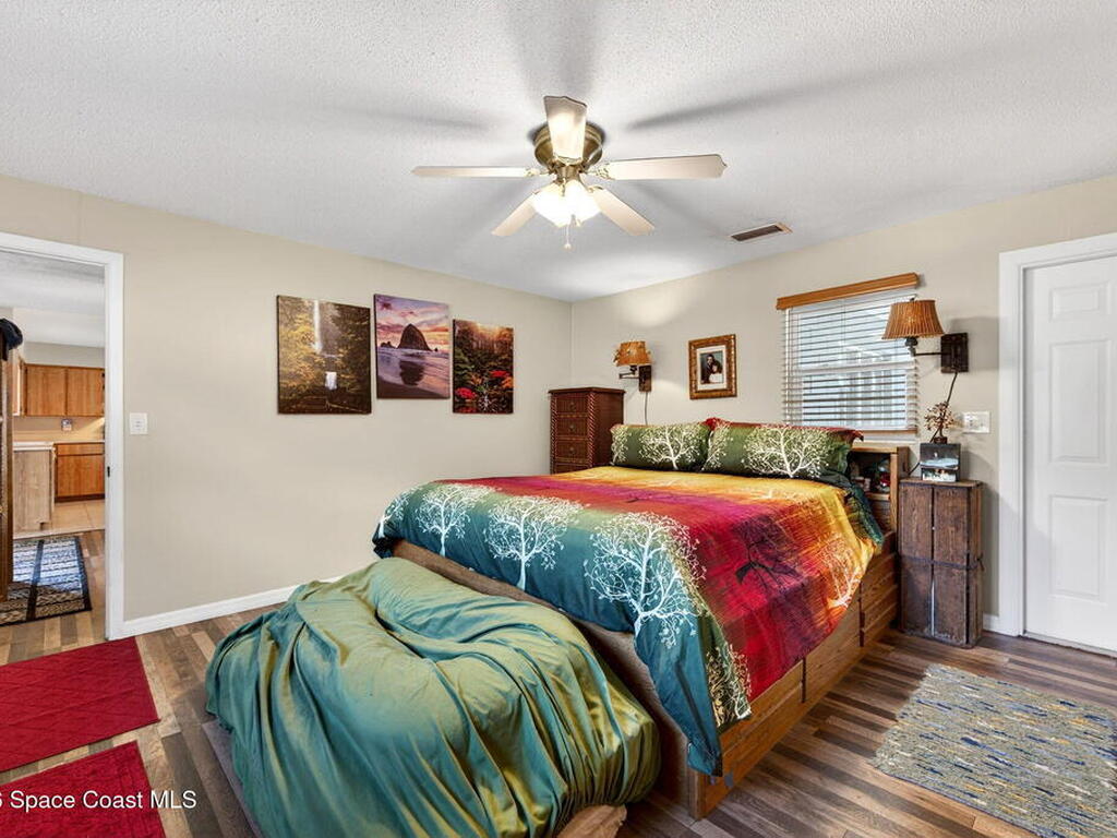 6033 Palm Street, Mims, FL 32754