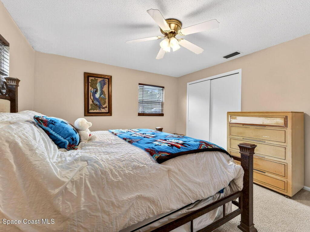 6033 Palm Street, Mims, FL 32754