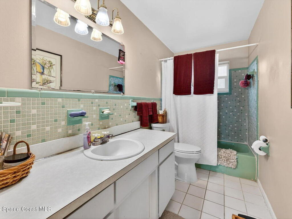 6033 Palm Street, Mims, FL 32754