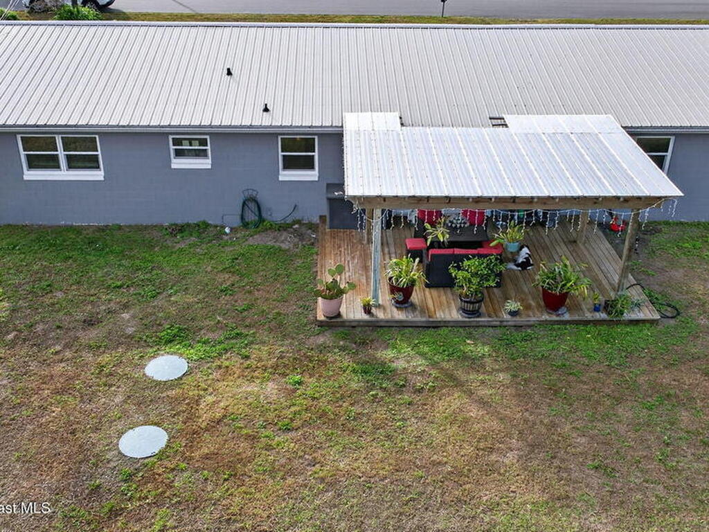 6033 Palm Street, Mims, FL 32754