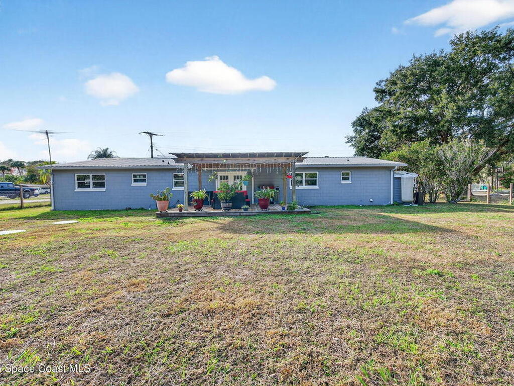 6033 Palm Street, Mims, FL 32754