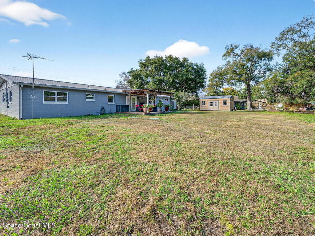 6033 Palm Street, Mims, FL 32754