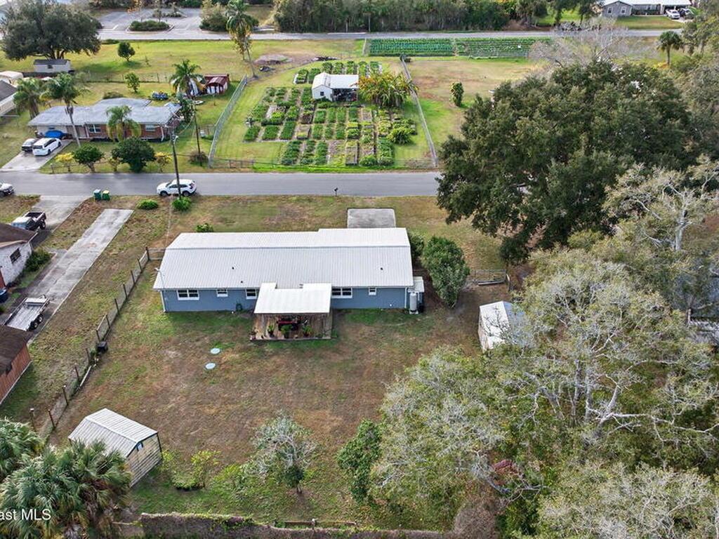 6033 Palm Street, Mims, FL 32754