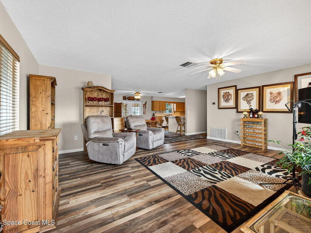 6033 Palm Street, Mims, FL 32754