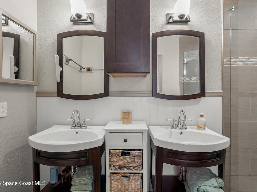 210 Parkside Place, Indian Harbour Beach, FL 32937