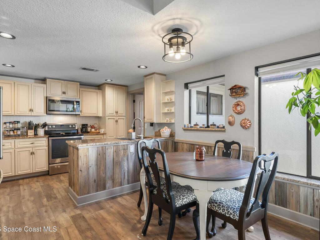 210 Parkside Place, Indian Harbour Beach, FL 32937