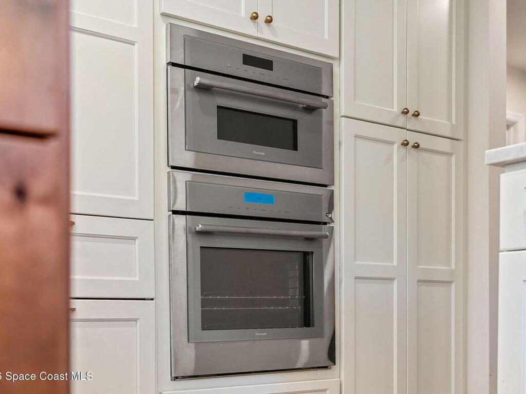 656 Franklyn Avenue, Indialantic, FL 32903