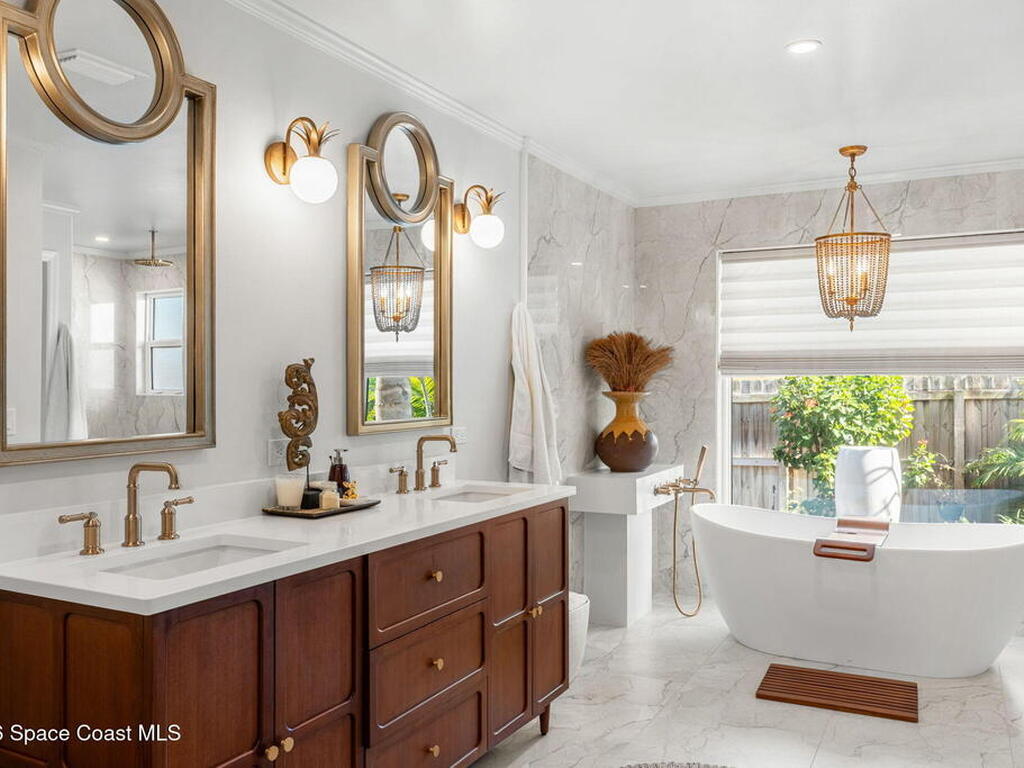 656 Franklyn Avenue, Indialantic, FL 32903