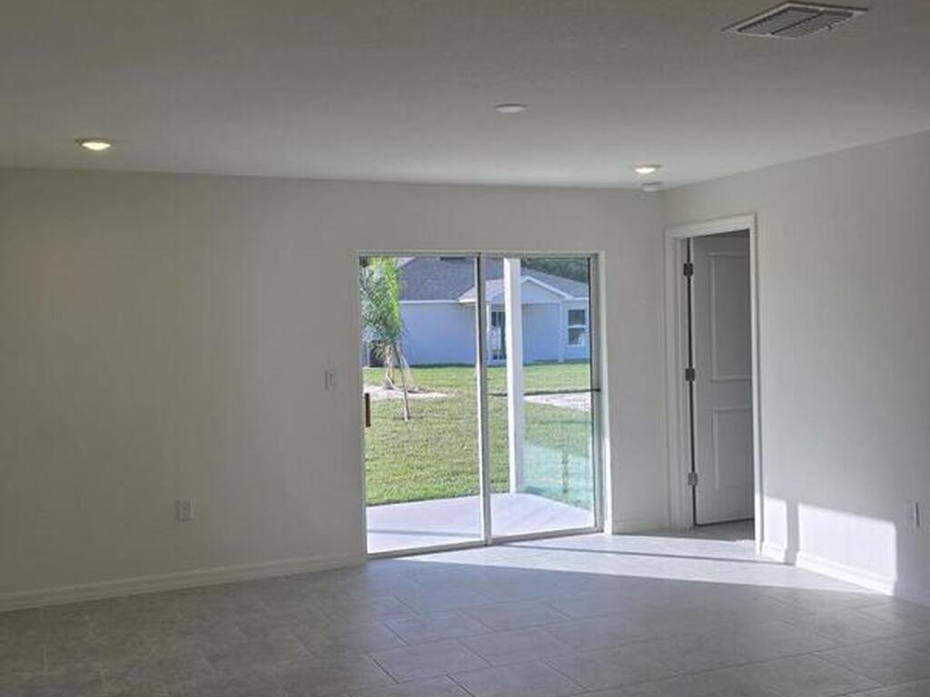 582 SW Richmond Circle, Palm Bay, FL 32908