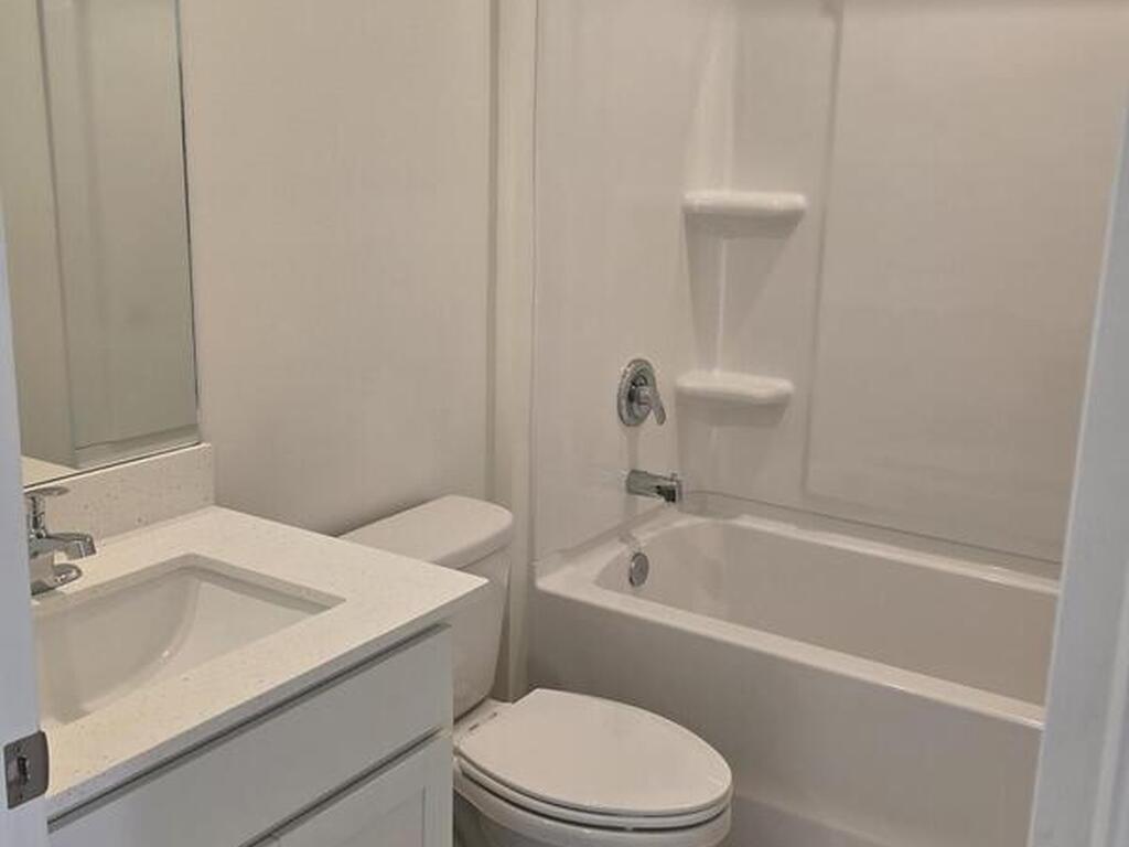 582 SW Richmond Circle, Palm Bay, FL 32908