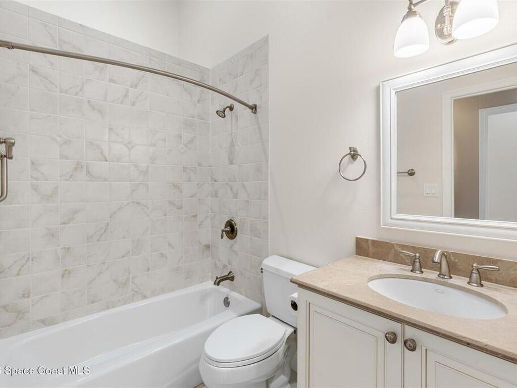 8033 Kingswood Way, Melbourne, FL 32940