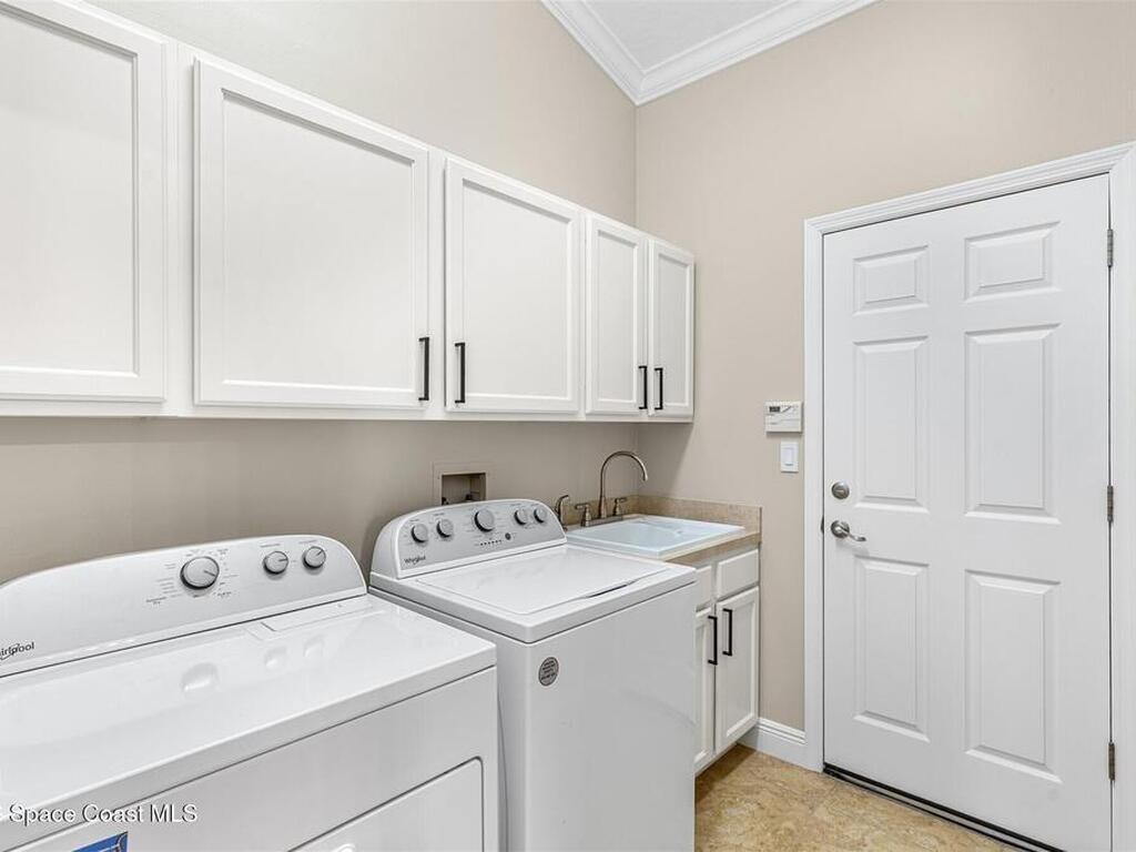 8033 Kingswood Way, Melbourne, FL 32940