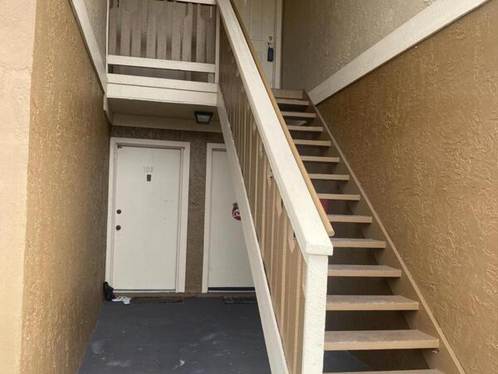 207 Bristol Lane, Melbourne, FL 32935