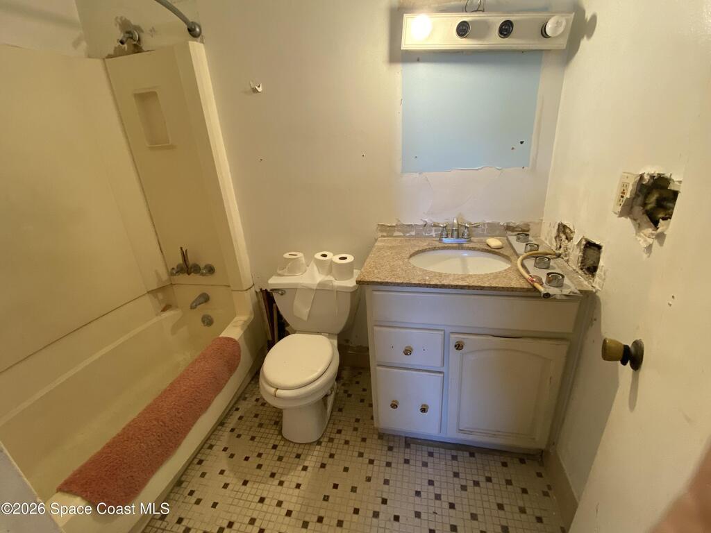 207 Bristol Lane, Melbourne, FL 32935