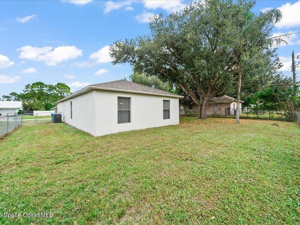 430 Almansa Street, Palm Bay, FL 32907