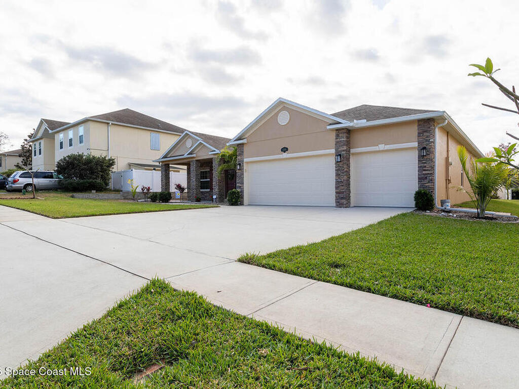 584 L M Davey Lane, Titusville, FL 32780