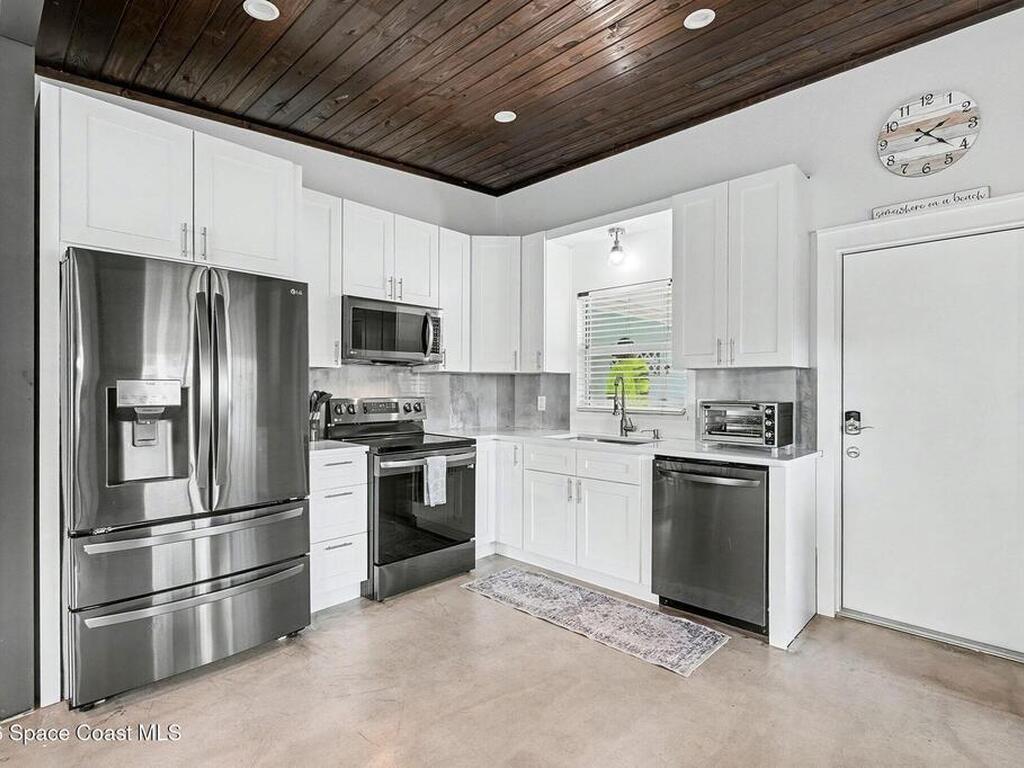 607 Madison Avenue, Cape Canaveral, FL 32920