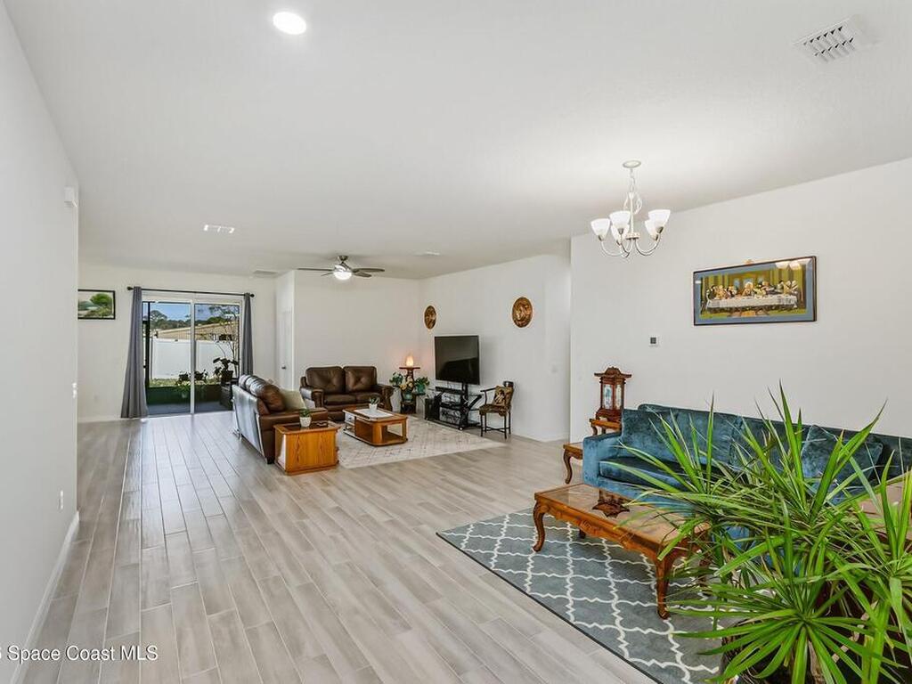 399 Calcutta Avenue, Palm Bay, FL 32907