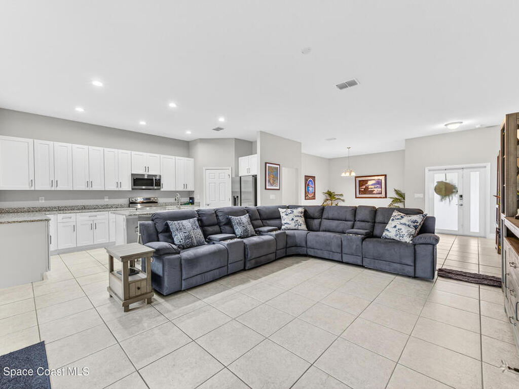 1285 Grandeur Street, Palm Bay, FL 32909