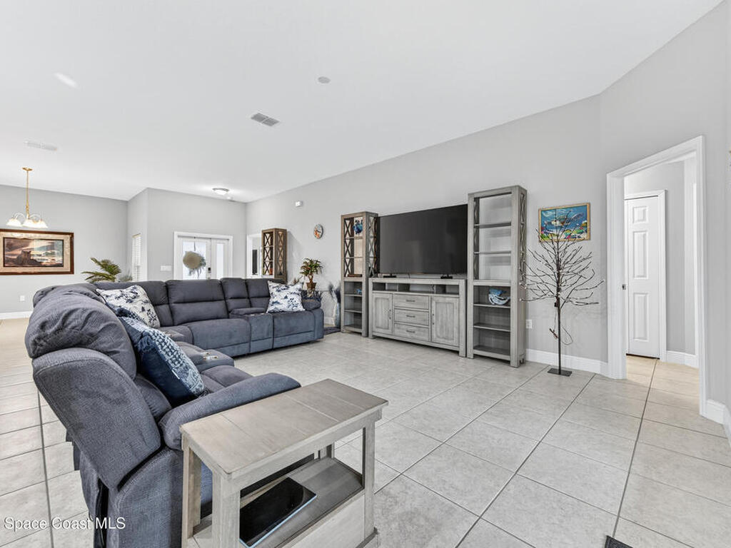 1285 Grandeur Street, Palm Bay, FL 32909