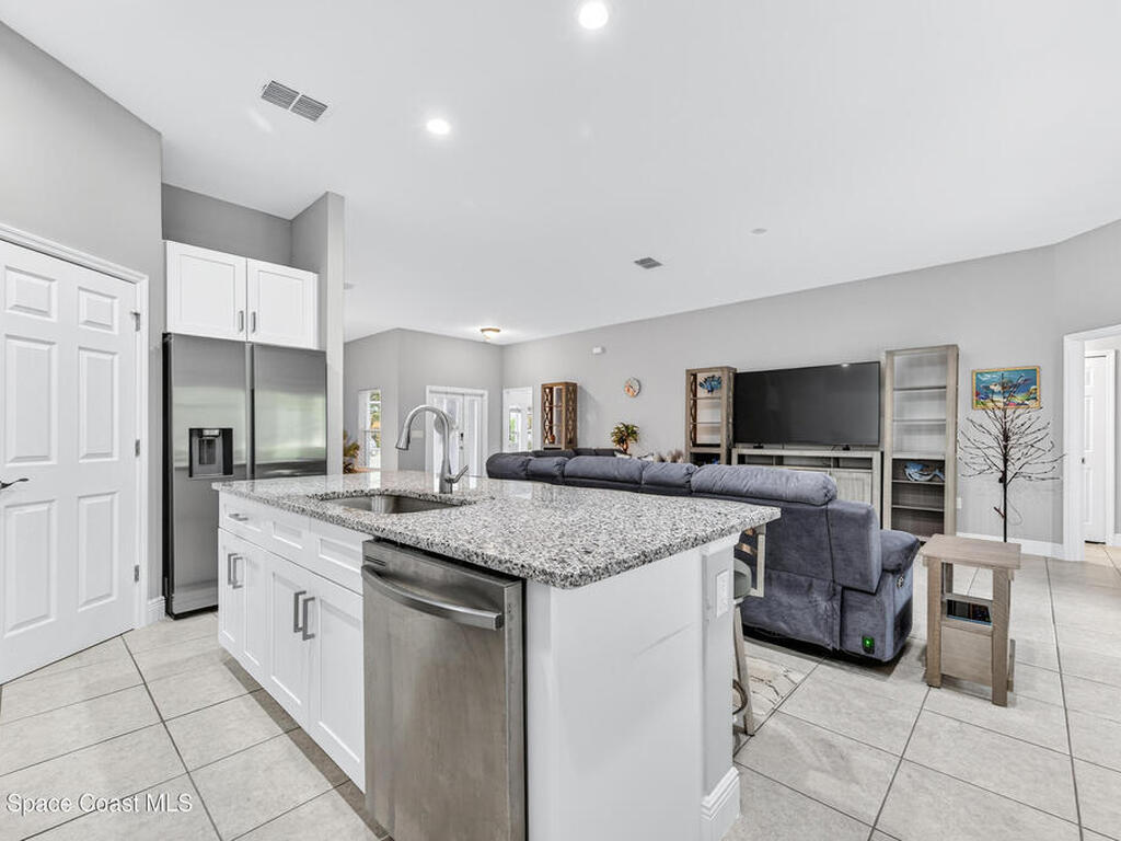 1285 Grandeur Street, Palm Bay, FL 32909