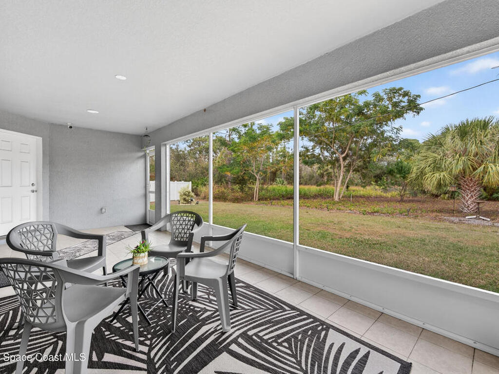 1285 Grandeur Street, Palm Bay, FL 32909