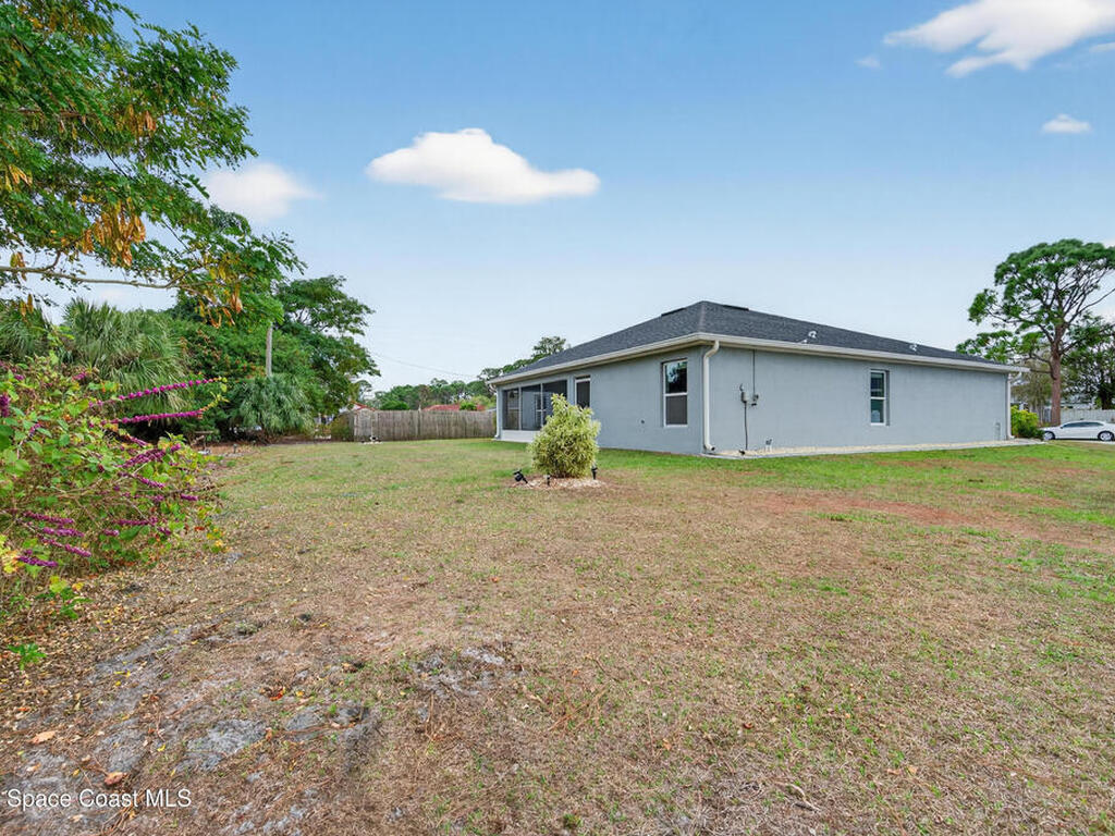 1285 Grandeur Street, Palm Bay, FL 32909