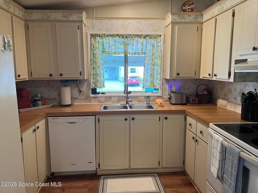 1076 Royal Palm Drive, Barefoot Bay, FL 32976