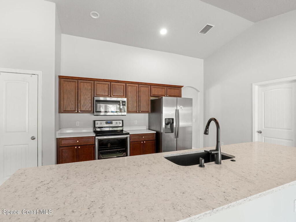 481 Almansa Street, Palm Bay, FL 32907