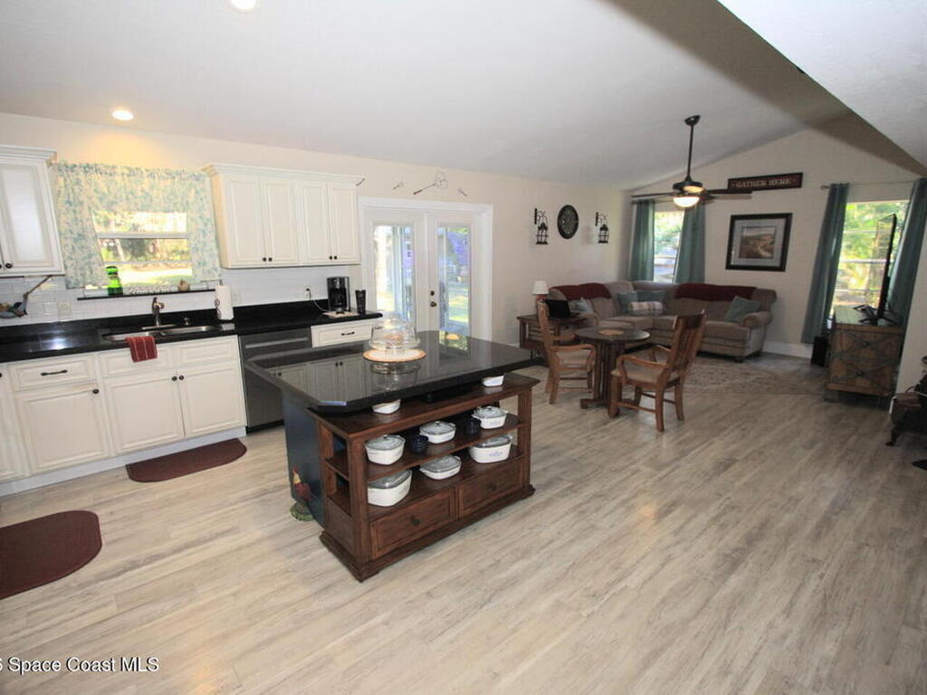 9673 Fleming Grant Road, Sebastian, FL 32976