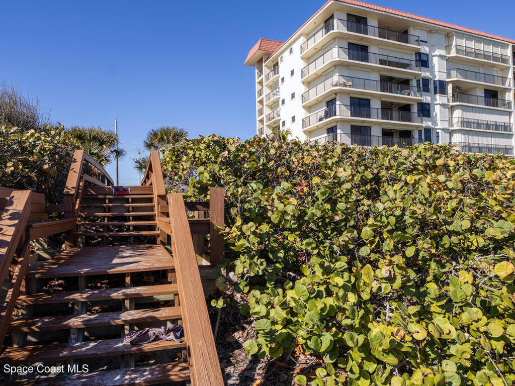 2815 S Atlantic Avenue, Cocoa Beach, FL 32931