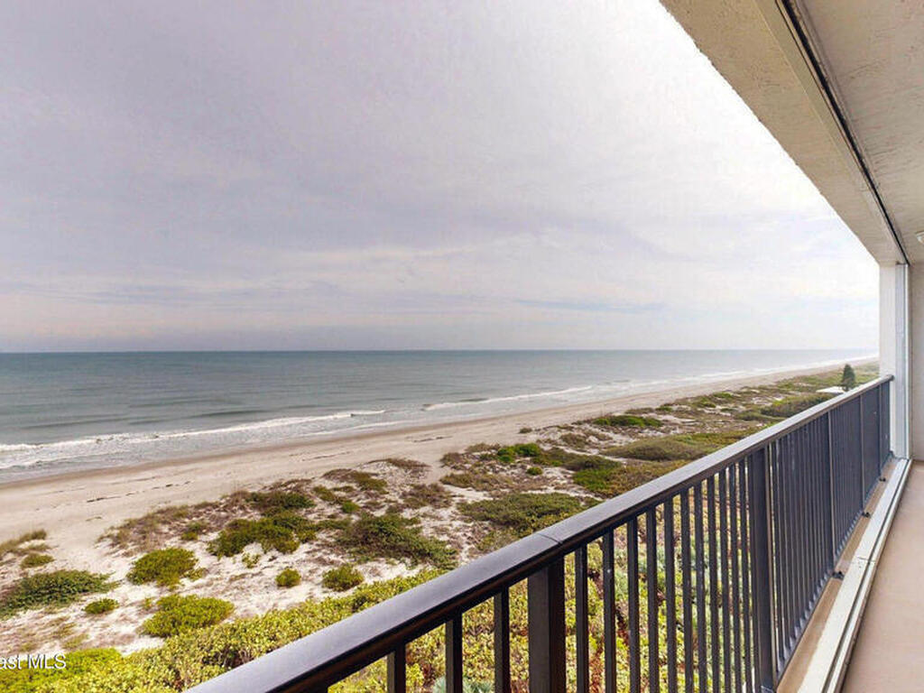 2815 S Atlantic Avenue, Cocoa Beach, FL 32931